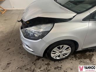 Renault Clio  picture 2