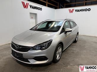 Voiture accidenté Opel Astra  2021/2