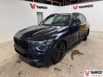 krockskadad bil auto BMW X5  2022/11