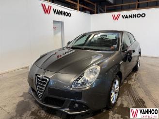 Damaged car Alfa Romeo Giulietta  2013/8