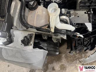 Peugeot 208  picture 11