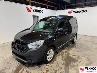 krockskadad bil auto Dacia Dokker  2020/9