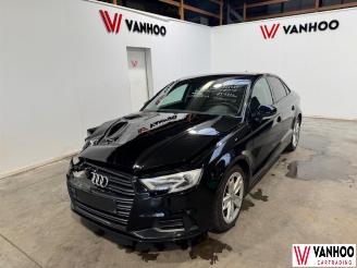 Voiture accidenté Audi A3  2018/8