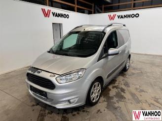 krockskadad bil auto Ford Transit  2016/6