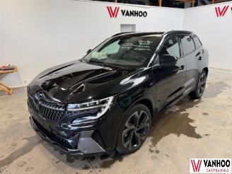 krockskadad bil auto Renault Austral  2024/1