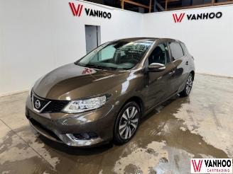 krockskadad bil auto Nissan Pulsar  2017/1