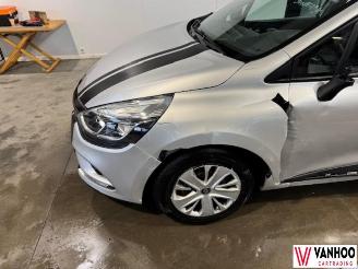 Renault Clio  picture 2