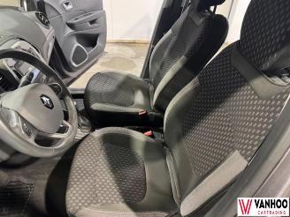 Renault Captur  picture 12