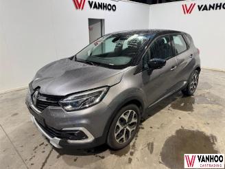 Vaurioauto  passenger cars Renault Captur  2019/7