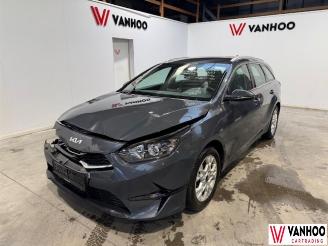 krockskadad bil auto Kia Ceed  2023/1