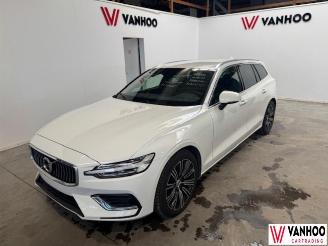 uszkodzony samochody osobowe Volvo V-60  2019/10