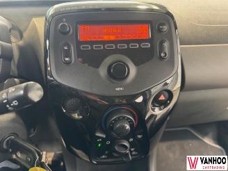 Peugeot 108  picture 19