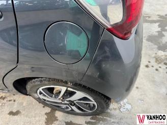 Peugeot 108  picture 12