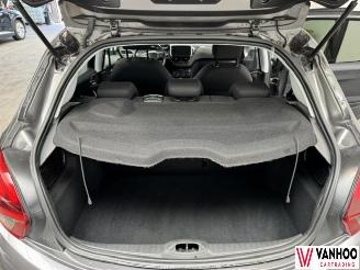 Peugeot 208  picture 14