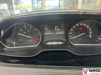 Peugeot 208  picture 20