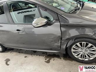 Peugeot 208  picture 5