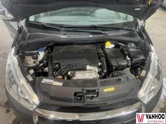 Peugeot 208  picture 11