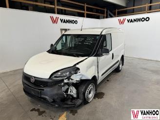 krockskadad bil auto Fiat Doblo  2021/4