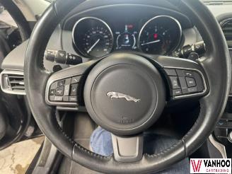 Jaguar XE  picture 19