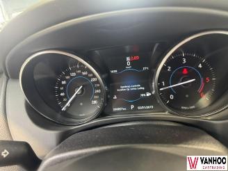 Jaguar XE  picture 20
