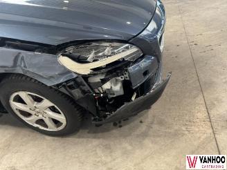 Volvo V-40  picture 4