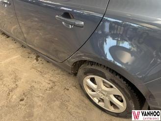 Volvo V-40  picture 11