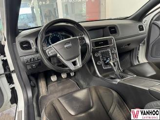 Volvo S-60  picture 14