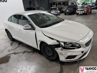 Volvo S-60  picture 3
