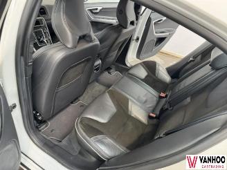 Volvo S-60  picture 12