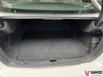 Volvo S-60  picture 11