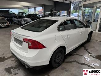 Volvo S-60  picture 5