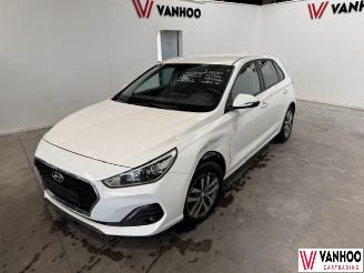 krockskadad bil auto Hyundai I-30  2020/6