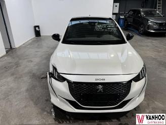 Peugeot 208  picture 2