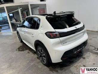 Peugeot 208  picture 7