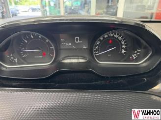 Peugeot 208  picture 16