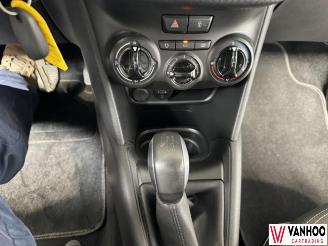 Peugeot 208  picture 17