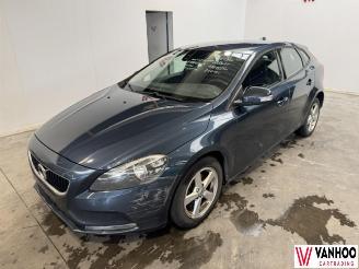 krockskadad bil auto Volvo V-40  2017/2