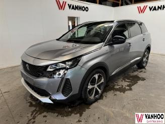 Damaged car Peugeot 5008  2021/1