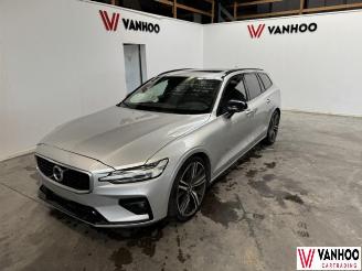 Vaurioauto  passenger cars Volvo V-60  2019/6