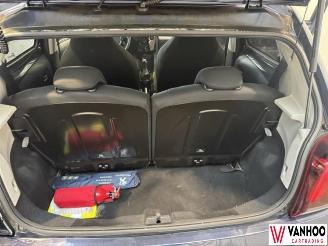 Peugeot 108  picture 12