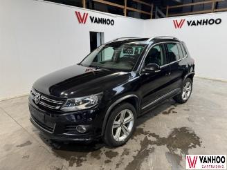 damaged passenger cars Volkswagen Tiguan  2016/3