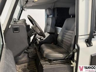 Land Rover Defender  picture 16