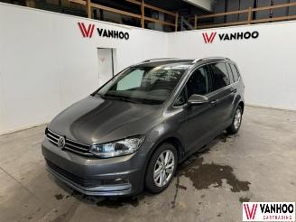 uszkodzony samochody osobowe Volkswagen Touran  2020/6