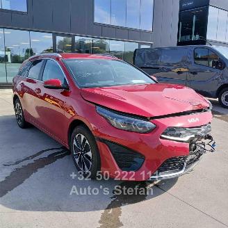 krockskadad bil auto Kia Cee d  2024/1