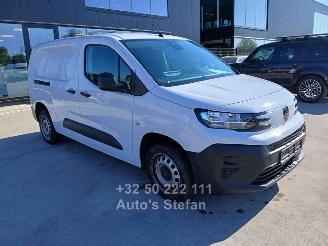 Coche accidentado Peugeot Partner PREMIUM 2024/10