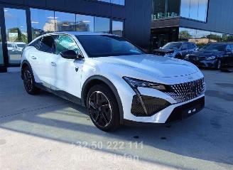 uszkodzony samochody osobowe Peugeot 408 HYBRID 136 GT 2024/6