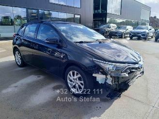 damaged passenger cars Toyota Auris COMFORT 2018/3