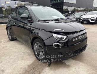 Vaurioauto  passenger cars Fiat 500 E BEV 2022/2