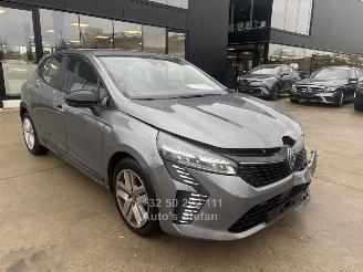 krockskadad bil auto Renault Clio V EVOLUTION 2024/2