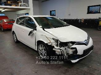 damaged passenger cars Toyota Auris DYNAMIC 2016/10